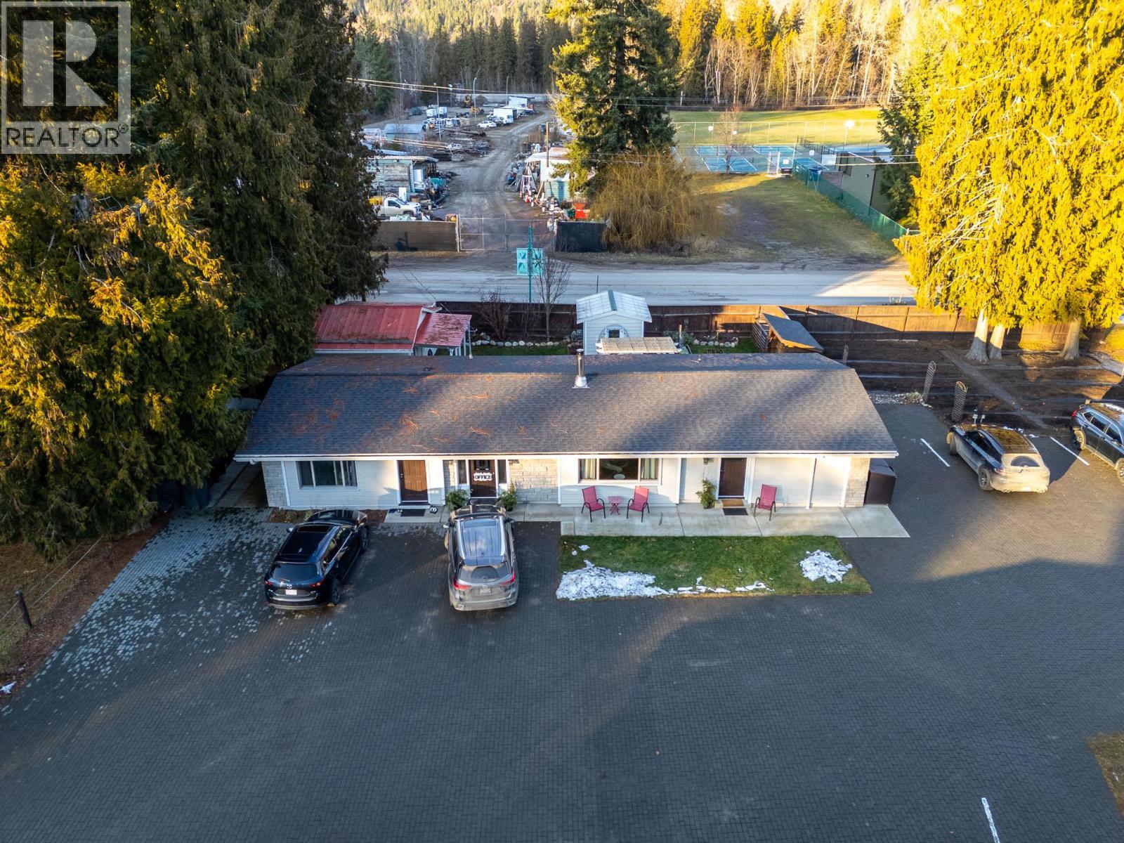  1210 Paradise Avenue, Sicamous
