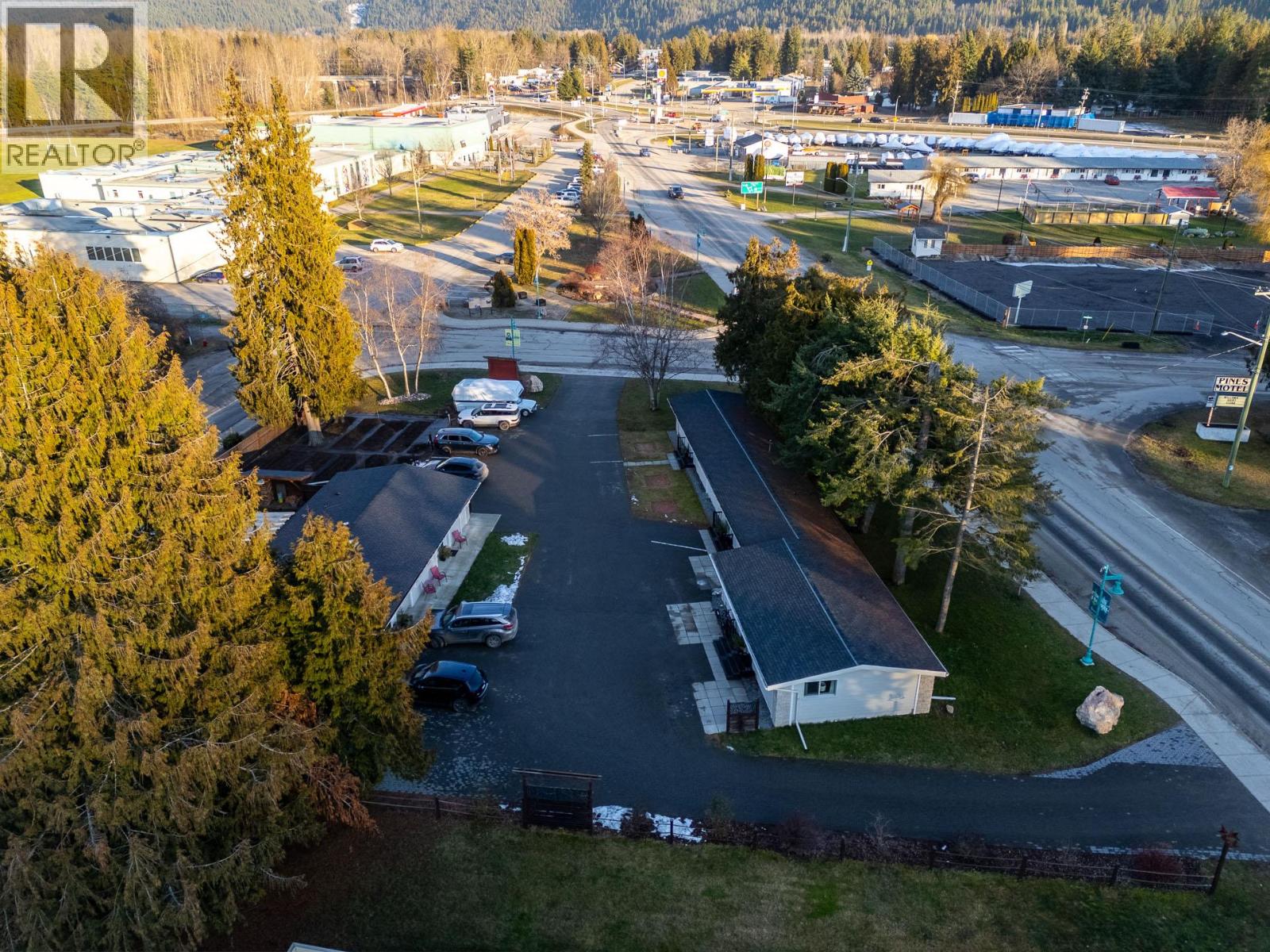  1210 Paradise Avenue, Sicamous