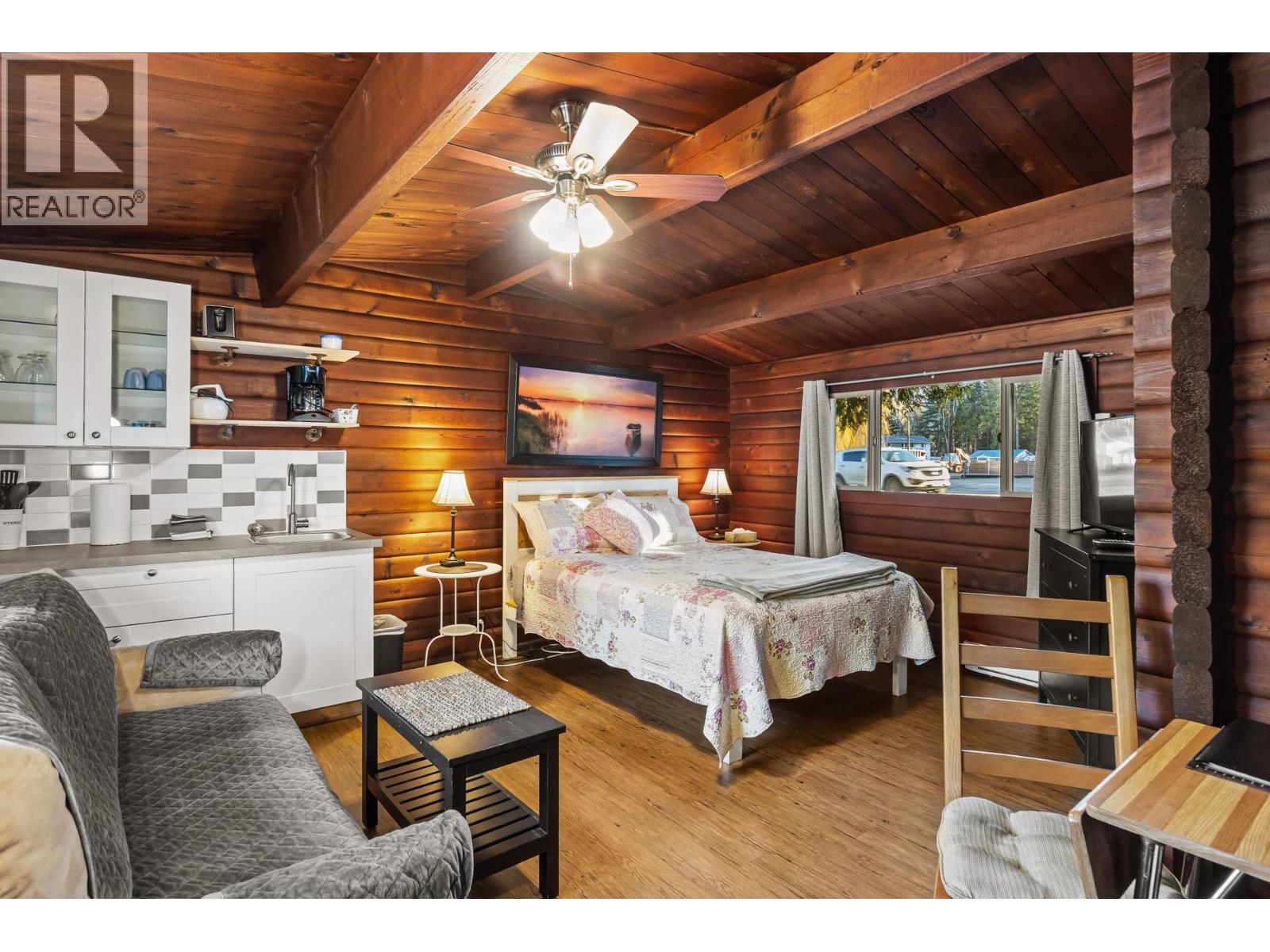  1210 Paradise Avenue, Sicamous