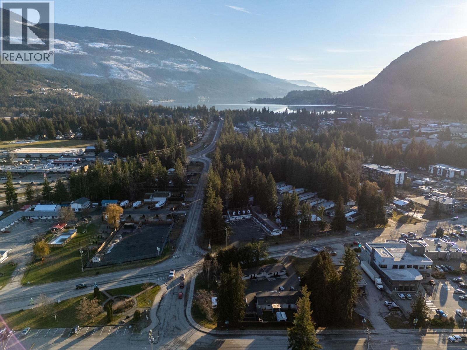  1210 Paradise Avenue, Sicamous