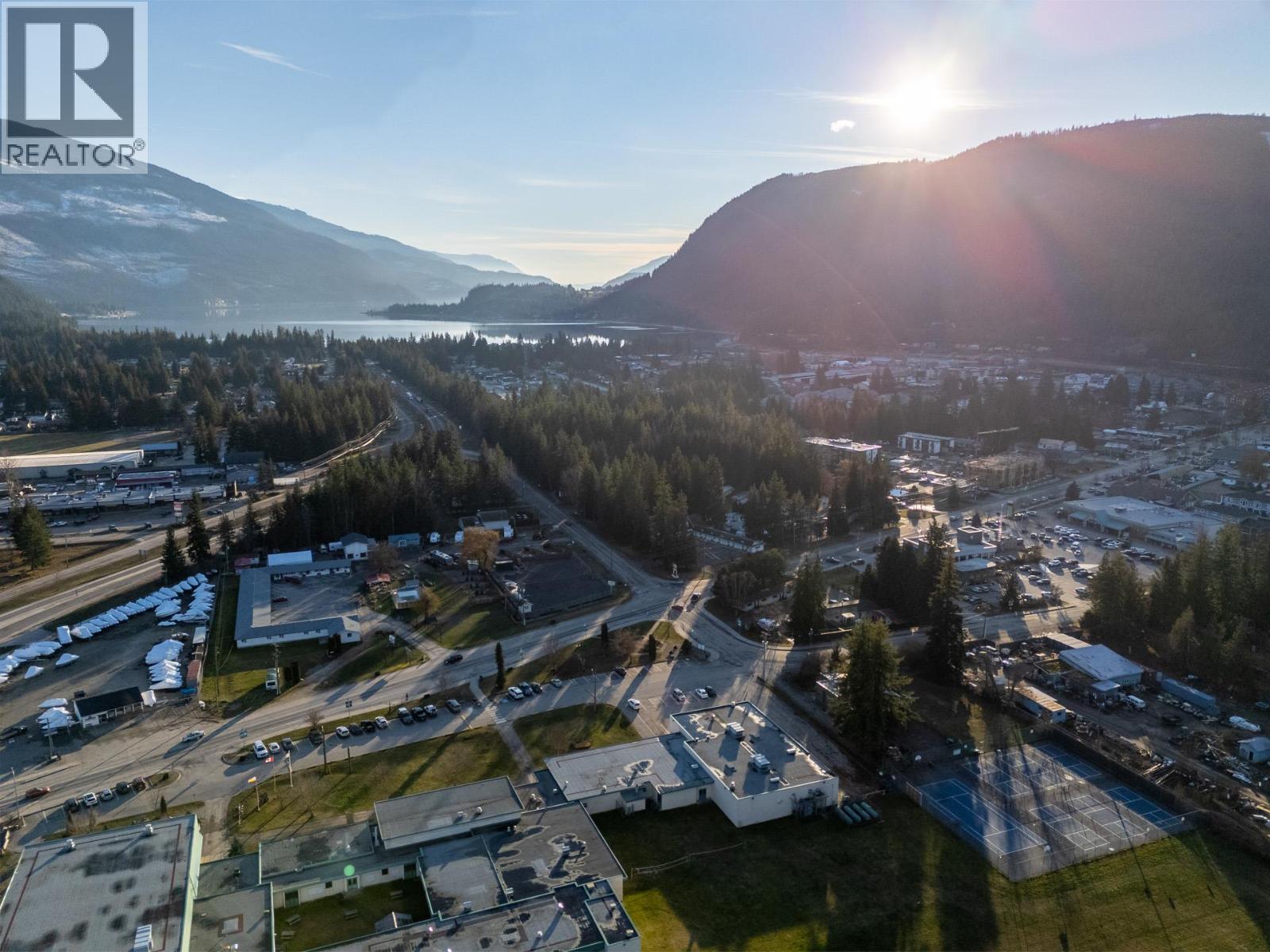  1210 Paradise Avenue, Sicamous