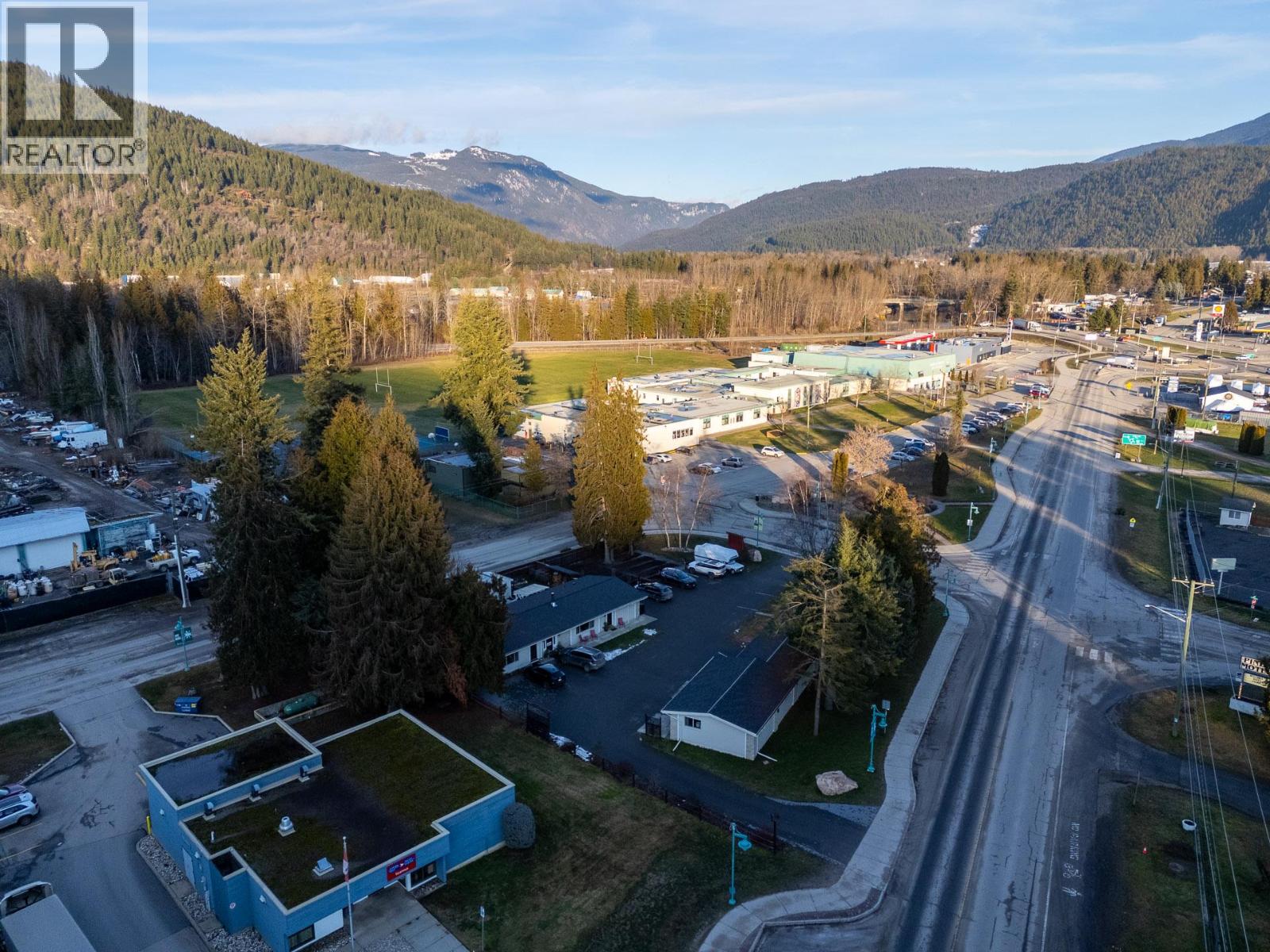  1210 Paradise Avenue, Sicamous