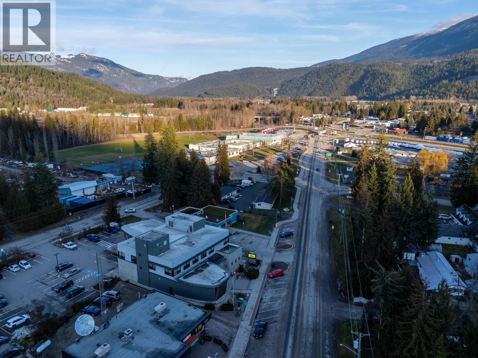  1210 Paradise Avenue, Sicamous