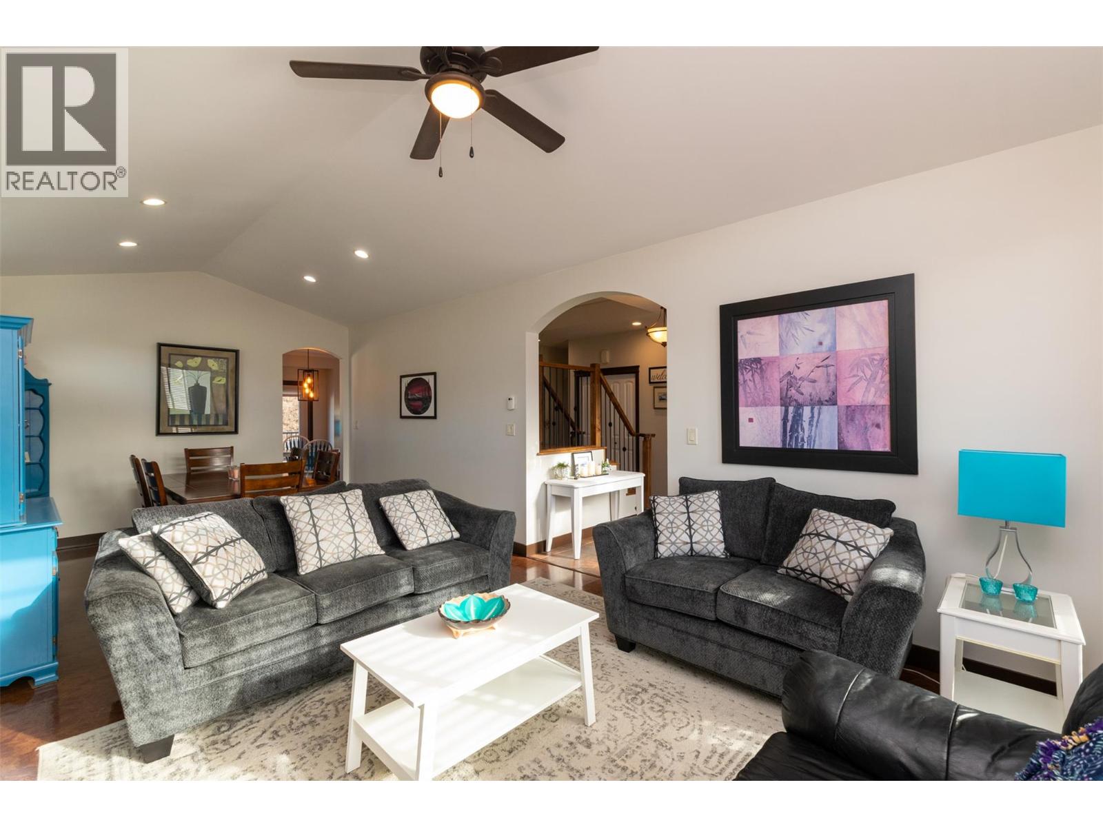 1571 20 Avenue NE, Salmon Arm