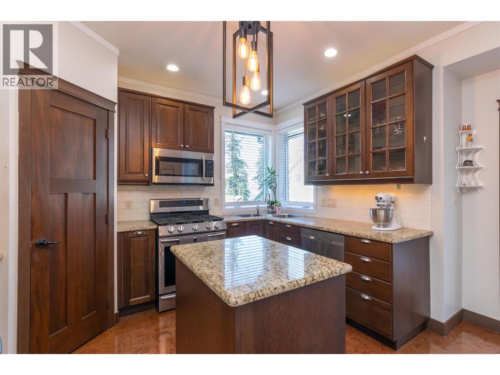 1571 20 Avenue NE, Salmon Arm