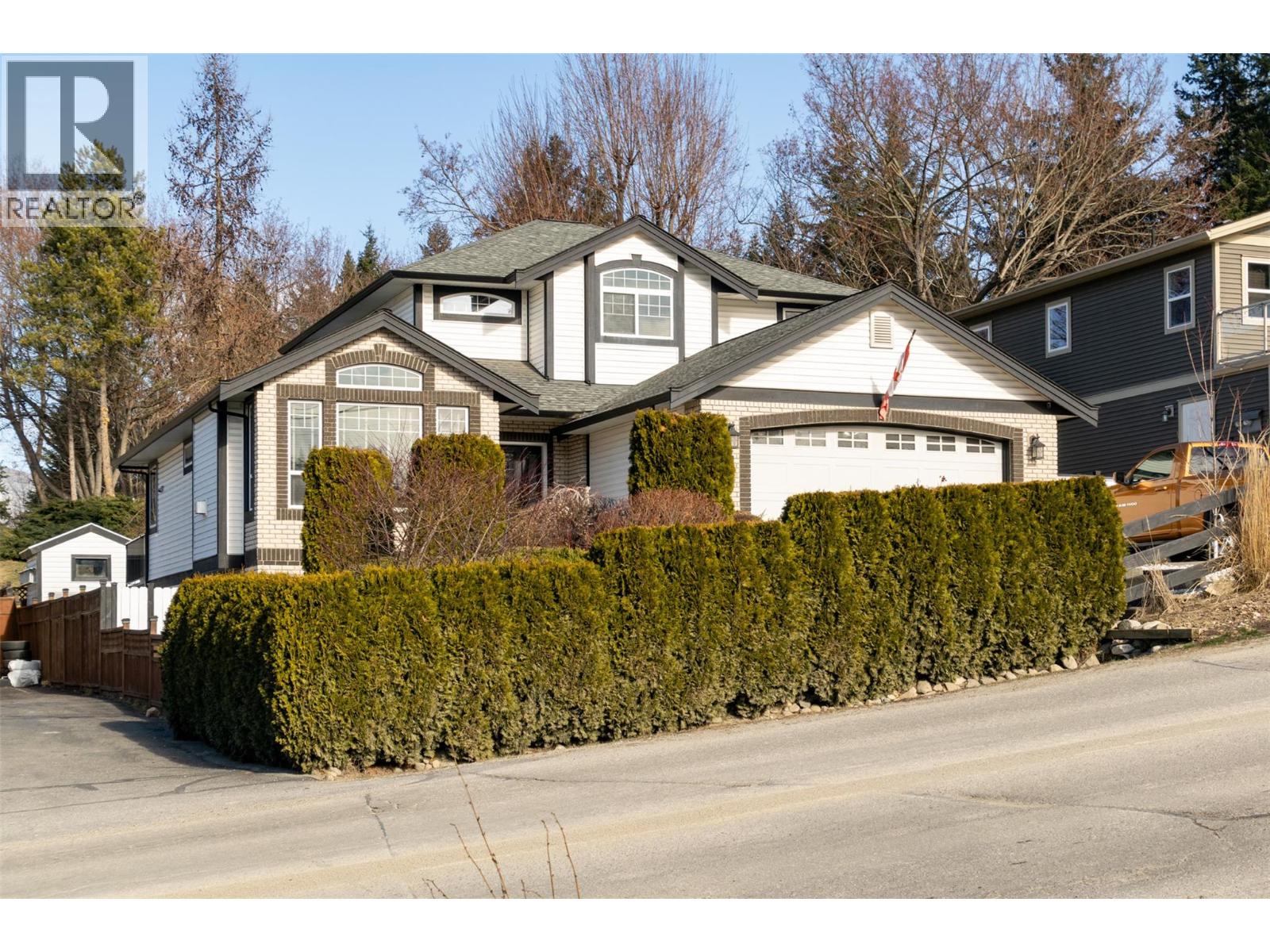 1571 20 Avenue NE, Salmon Arm