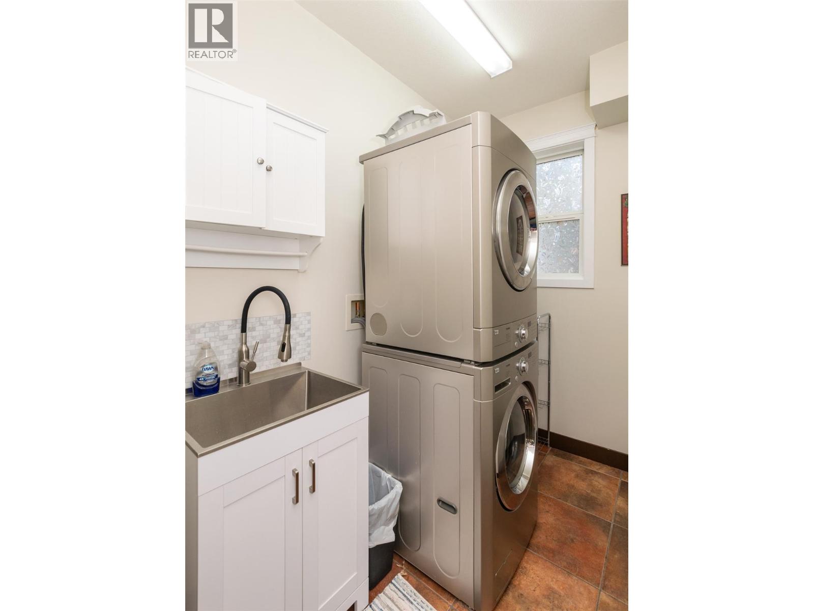 1571 20 Avenue NE, Salmon Arm