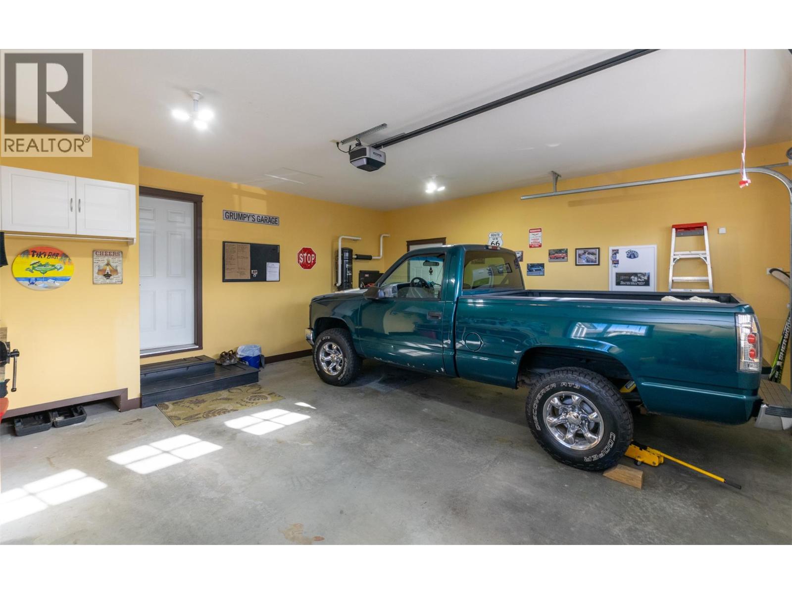 1571 20 Avenue NE, Salmon Arm