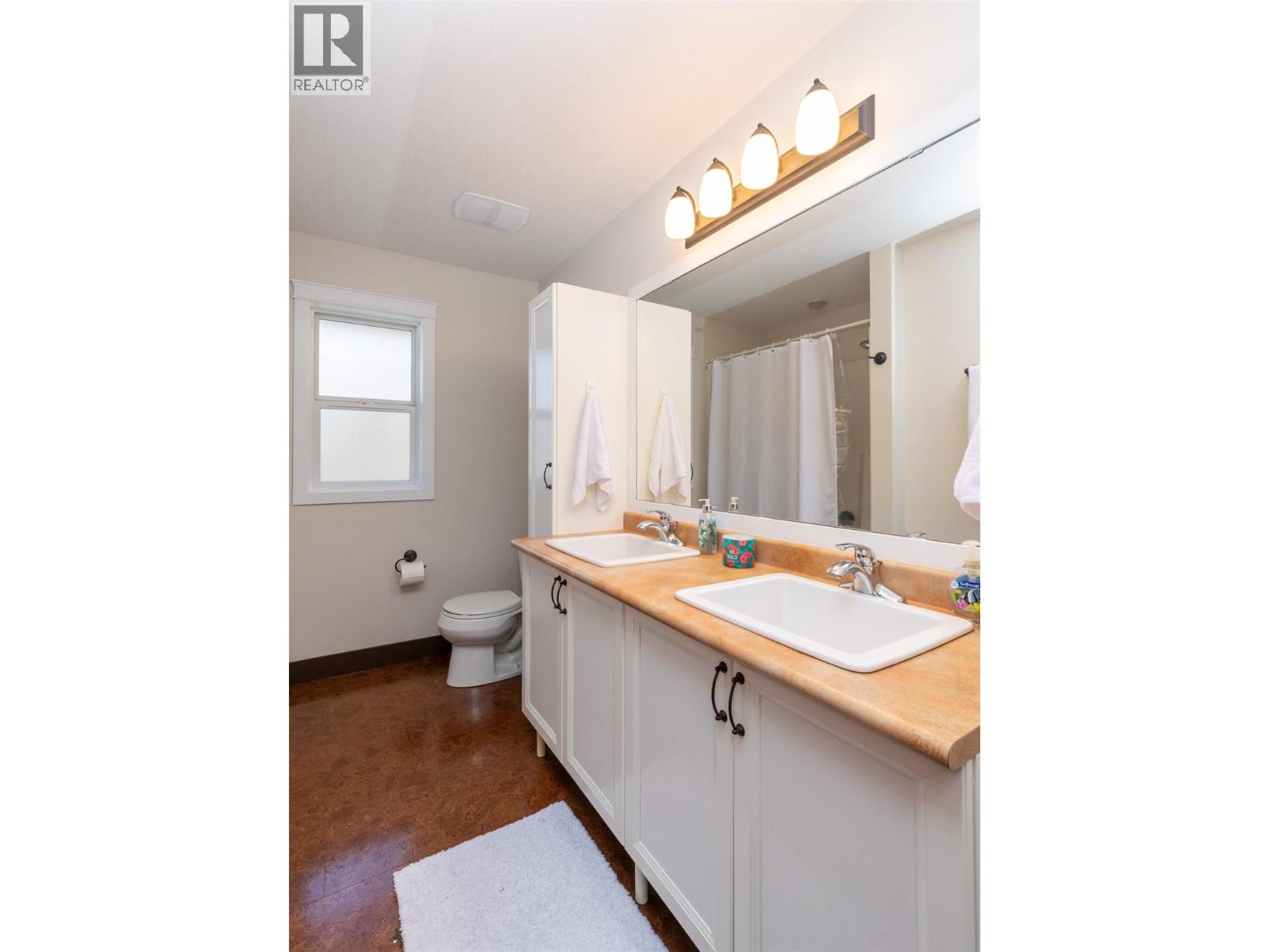 1571 20 Avenue NE, Salmon Arm