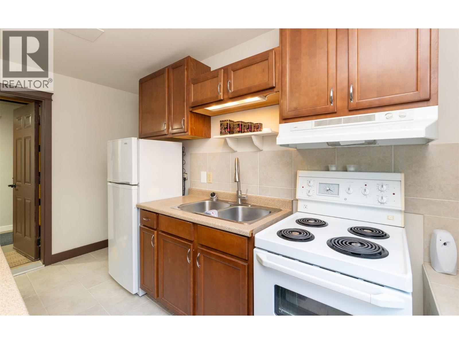 1571 20 Avenue NE, Salmon Arm