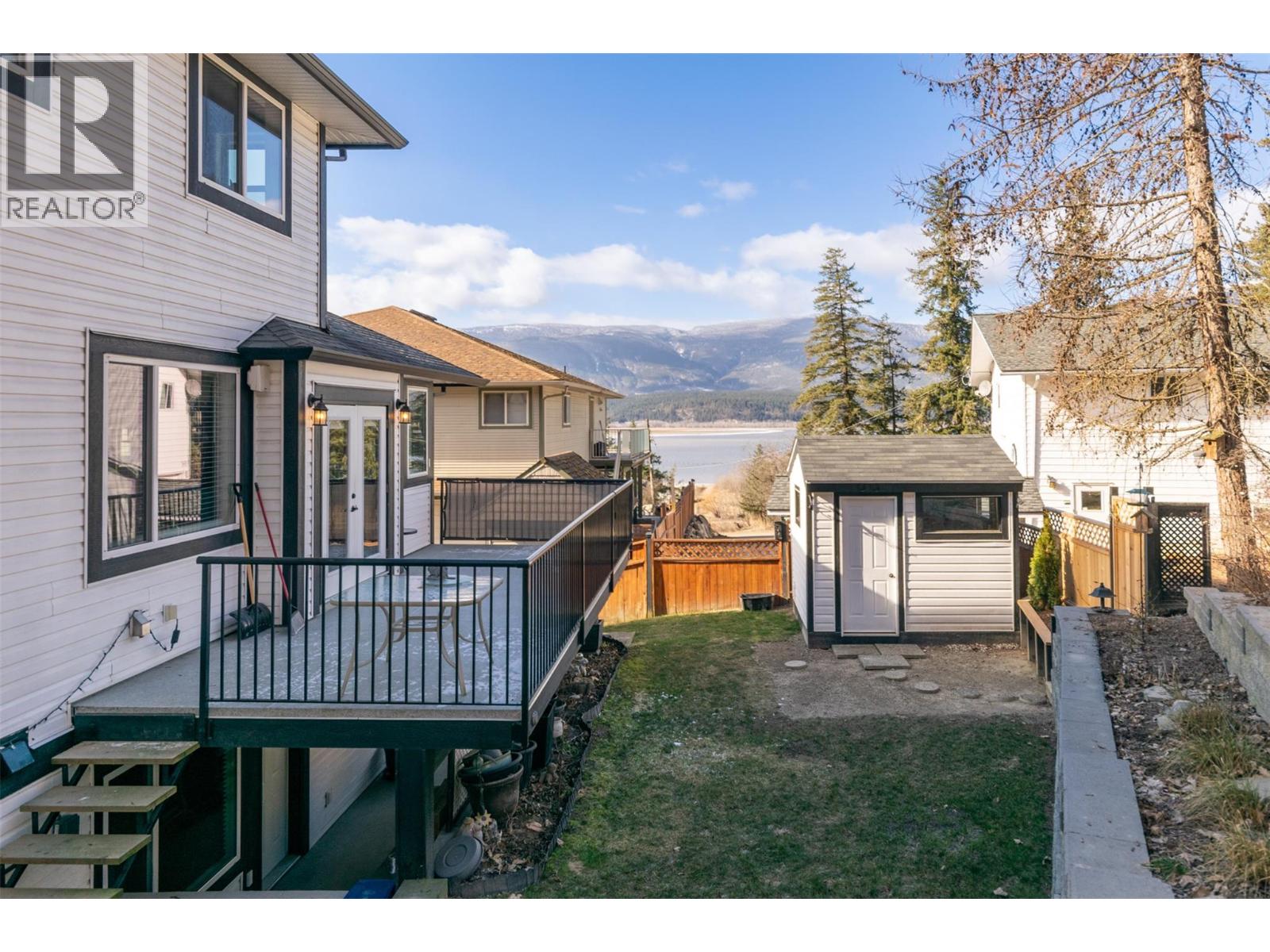 1571 20 Avenue NE, Salmon Arm