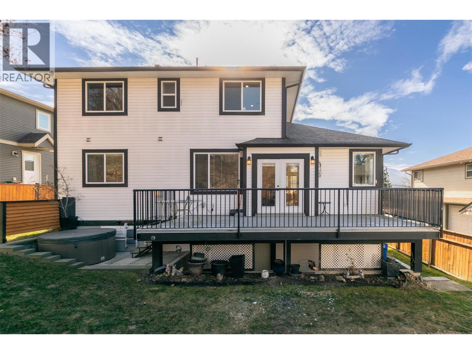1571 20 Avenue NE, Salmon Arm