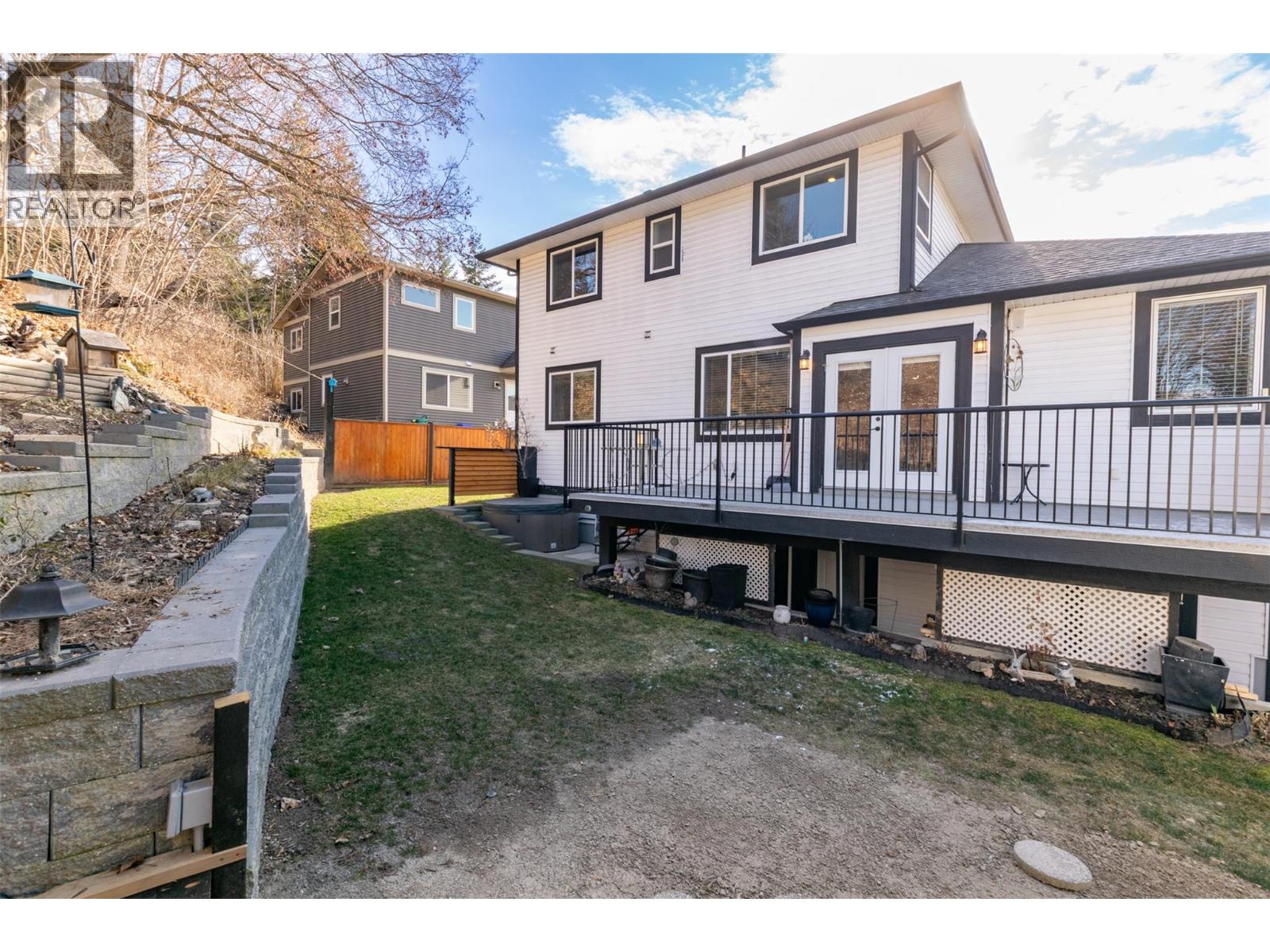 1571 20 Avenue NE, Salmon Arm