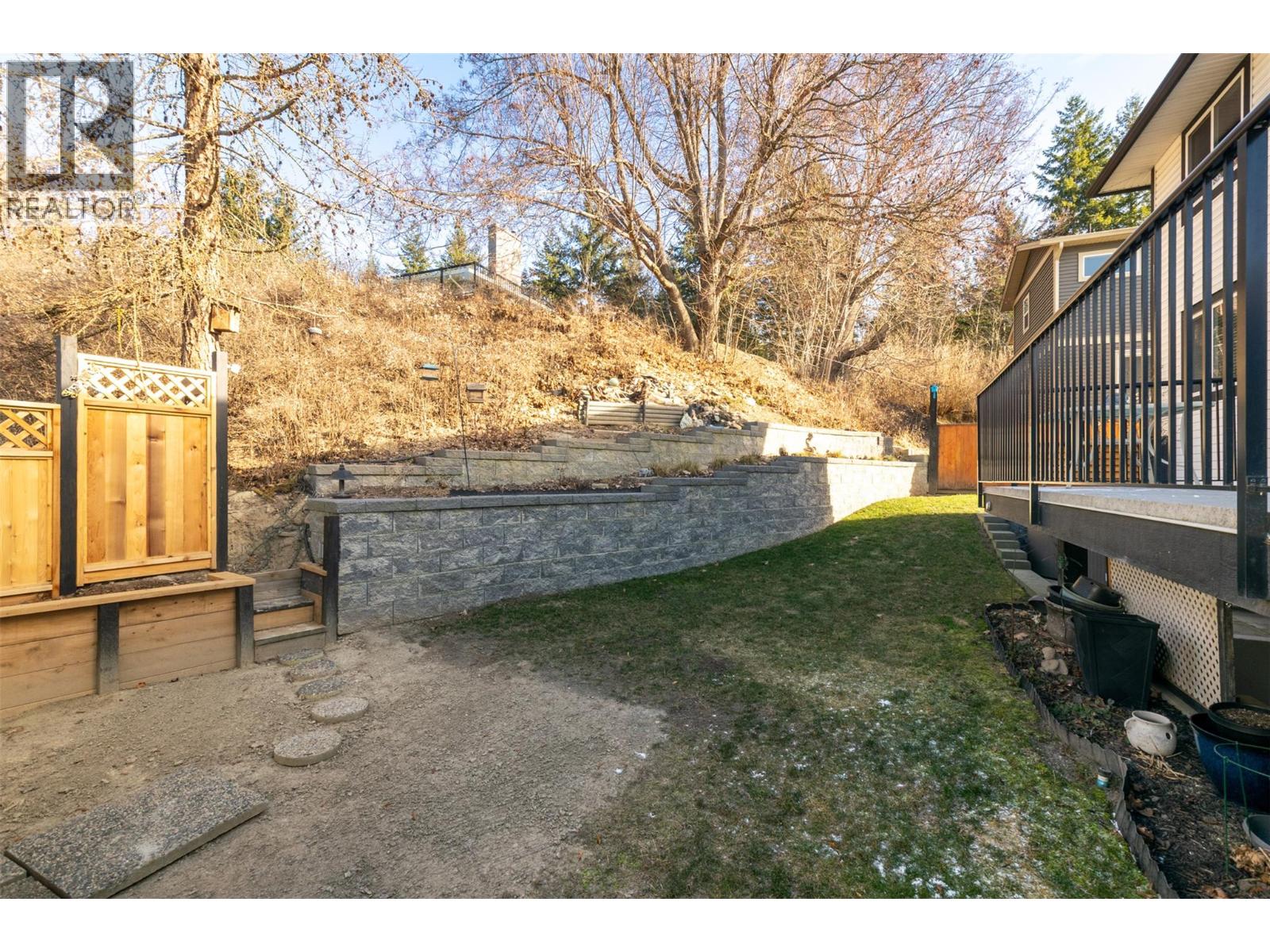 1571 20 Avenue NE, Salmon Arm