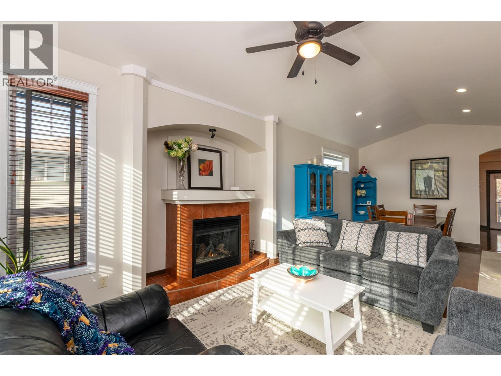 1571 20 Avenue NE, Salmon Arm