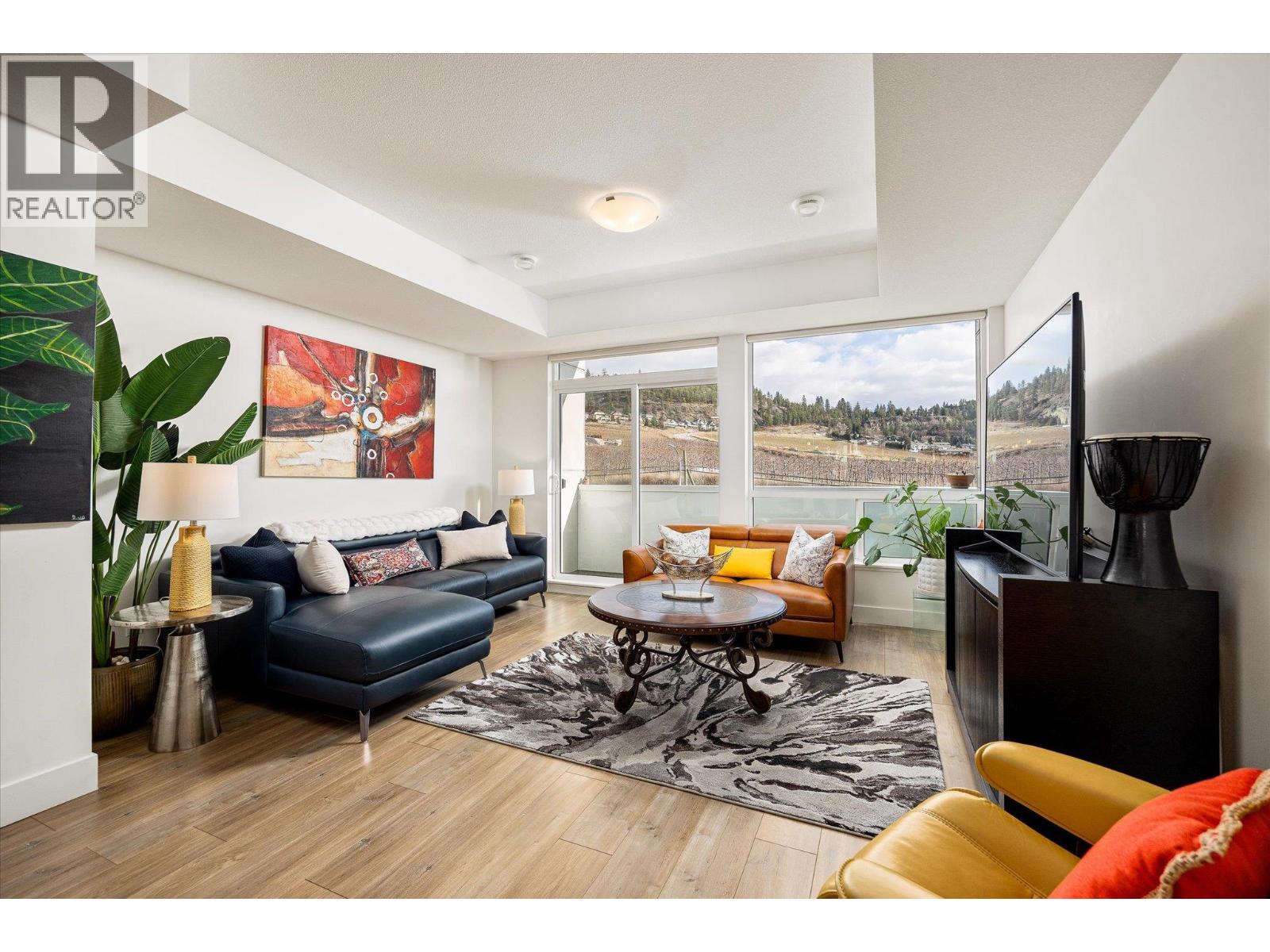 #48 720 Valley Road - 18
