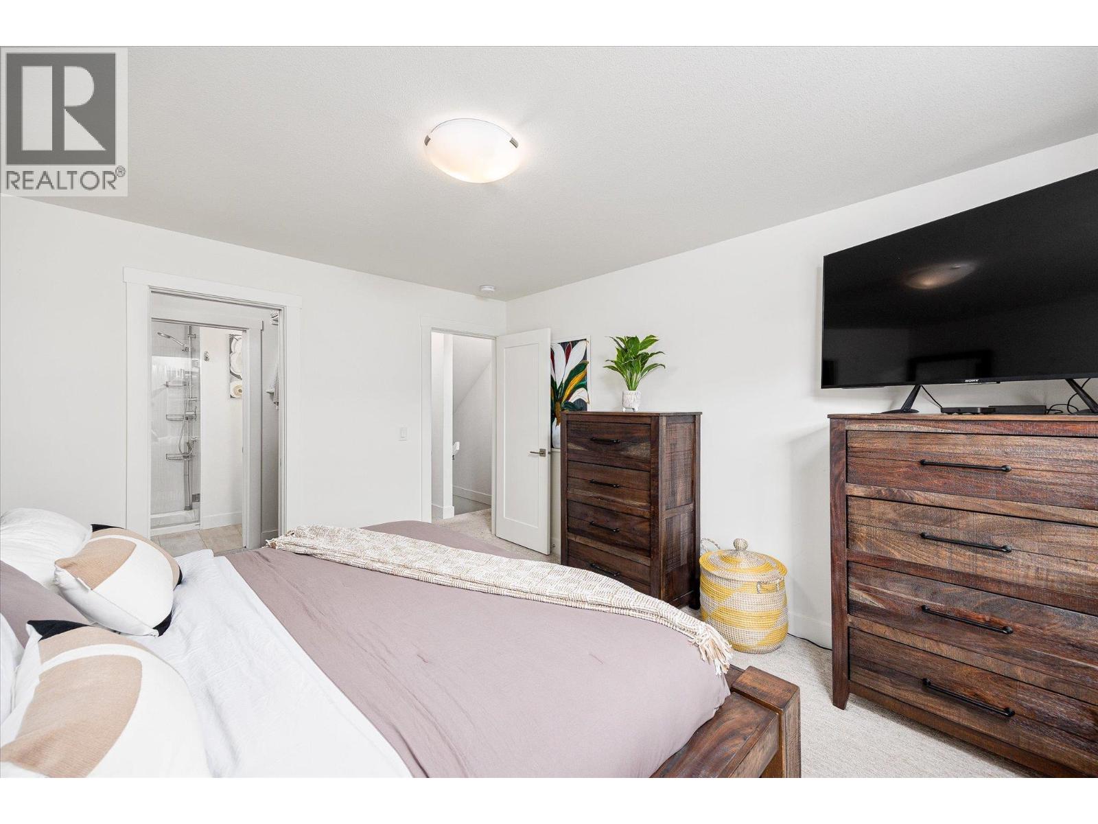 #48 720 Valley Road - 25