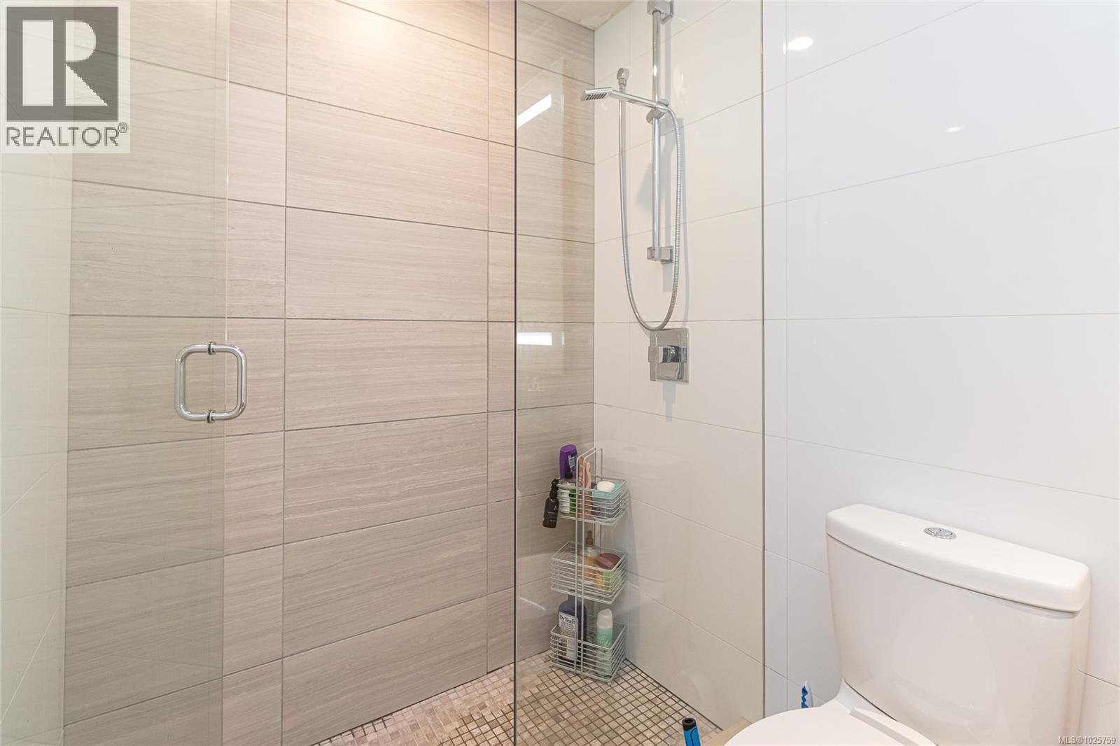 708 83 Saghalie Road, Victoria