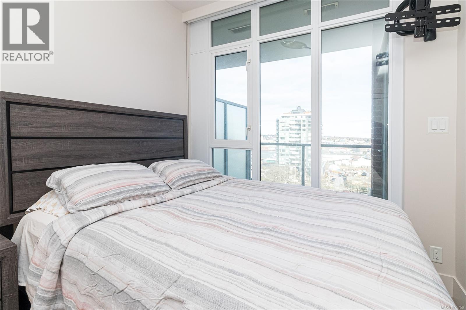 708 83 Saghalie Road, Victoria