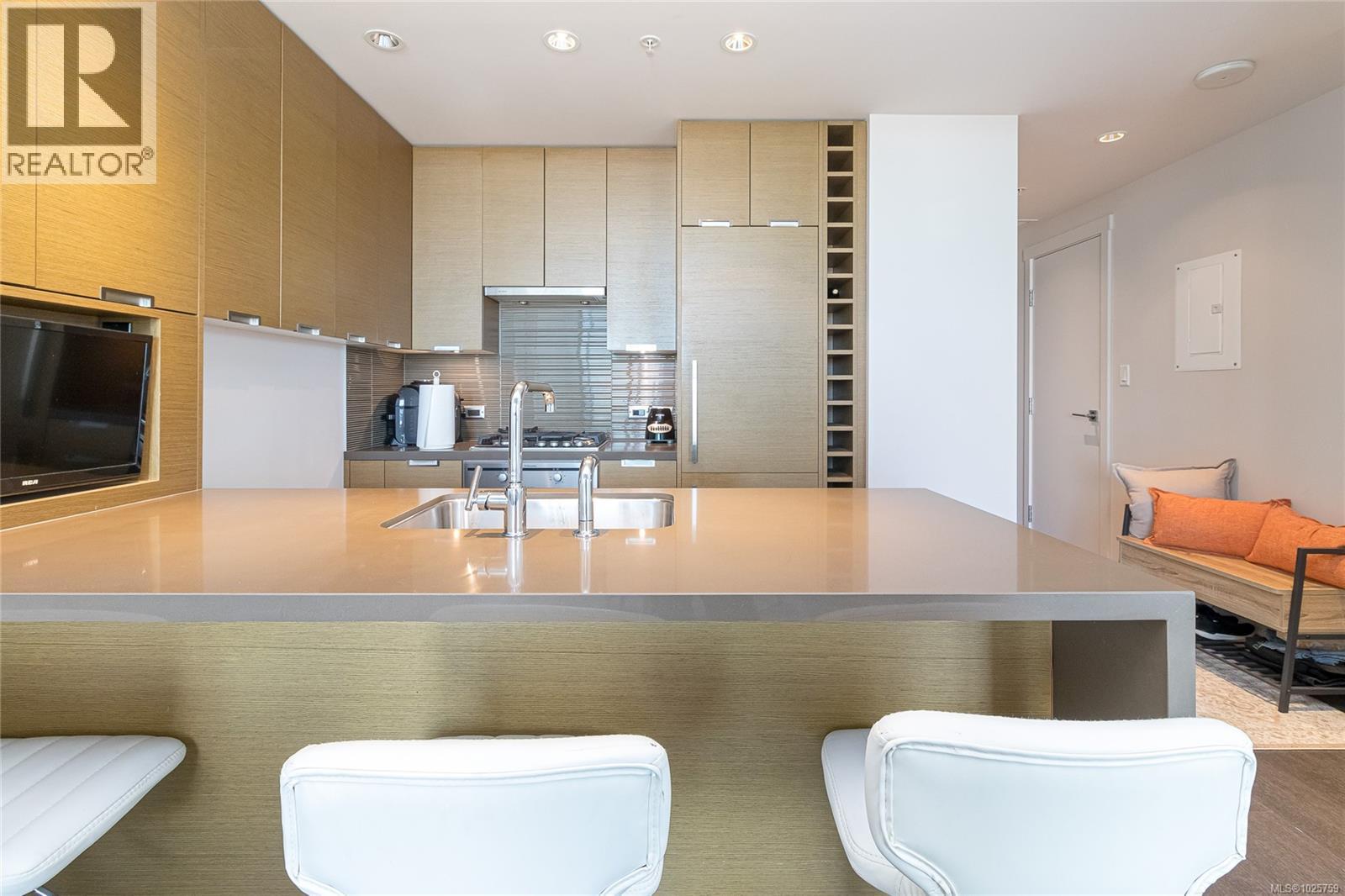 708 83 Saghalie Road, Victoria