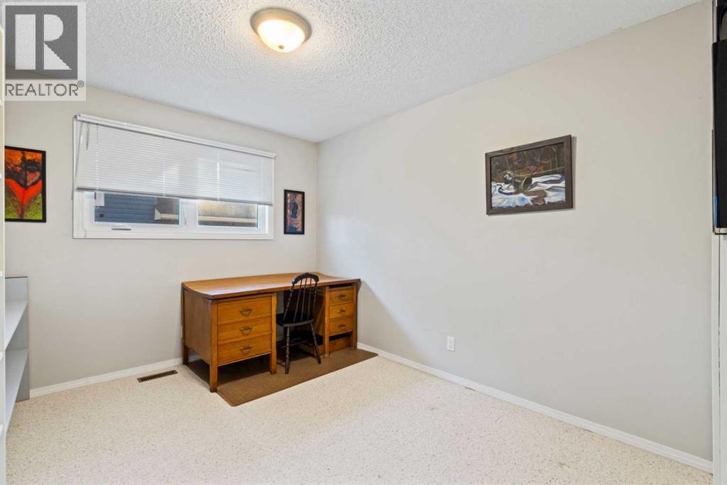 Single Family House 4 Level for Sale in  Macewan Glen Drive NW MacEwan Glen Calgary 