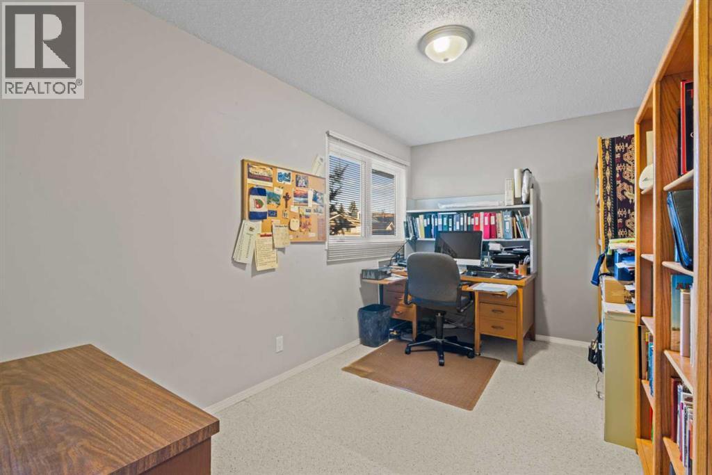 Single Family House 4 Level for Sale in  Macewan Glen Drive NW MacEwan Glen Calgary 