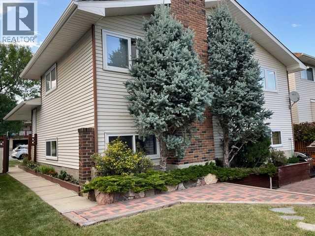 Single Family House 4 Level for Sale in  Macewan Glen Drive NW MacEwan Glen Calgary 