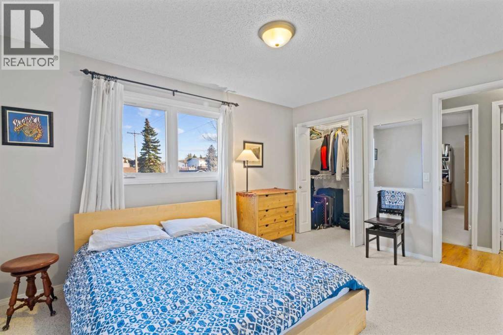 Single Family House 4 Level for Sale in  Macewan Glen Drive NW MacEwan Glen Calgary 