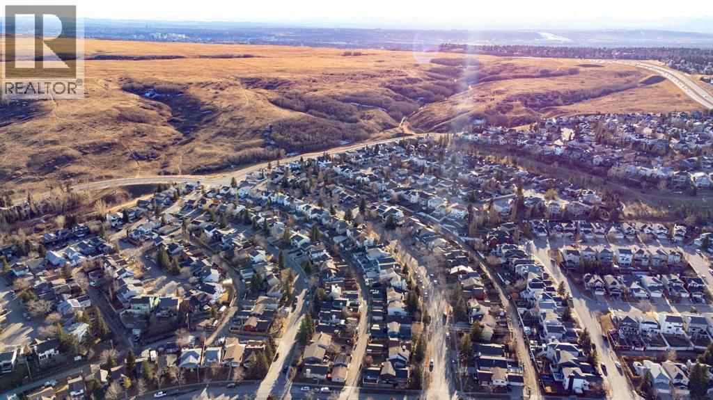 Single Family House 4 Level for Sale in  Macewan Glen Drive NW MacEwan Glen Calgary 