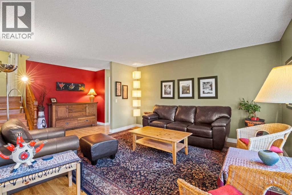 Single Family House 4 Level for Sale in  Macewan Glen Drive NW MacEwan Glen Calgary 