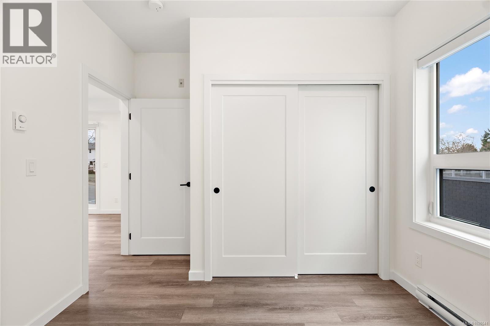 407 610 Lampson St, Esquimalt