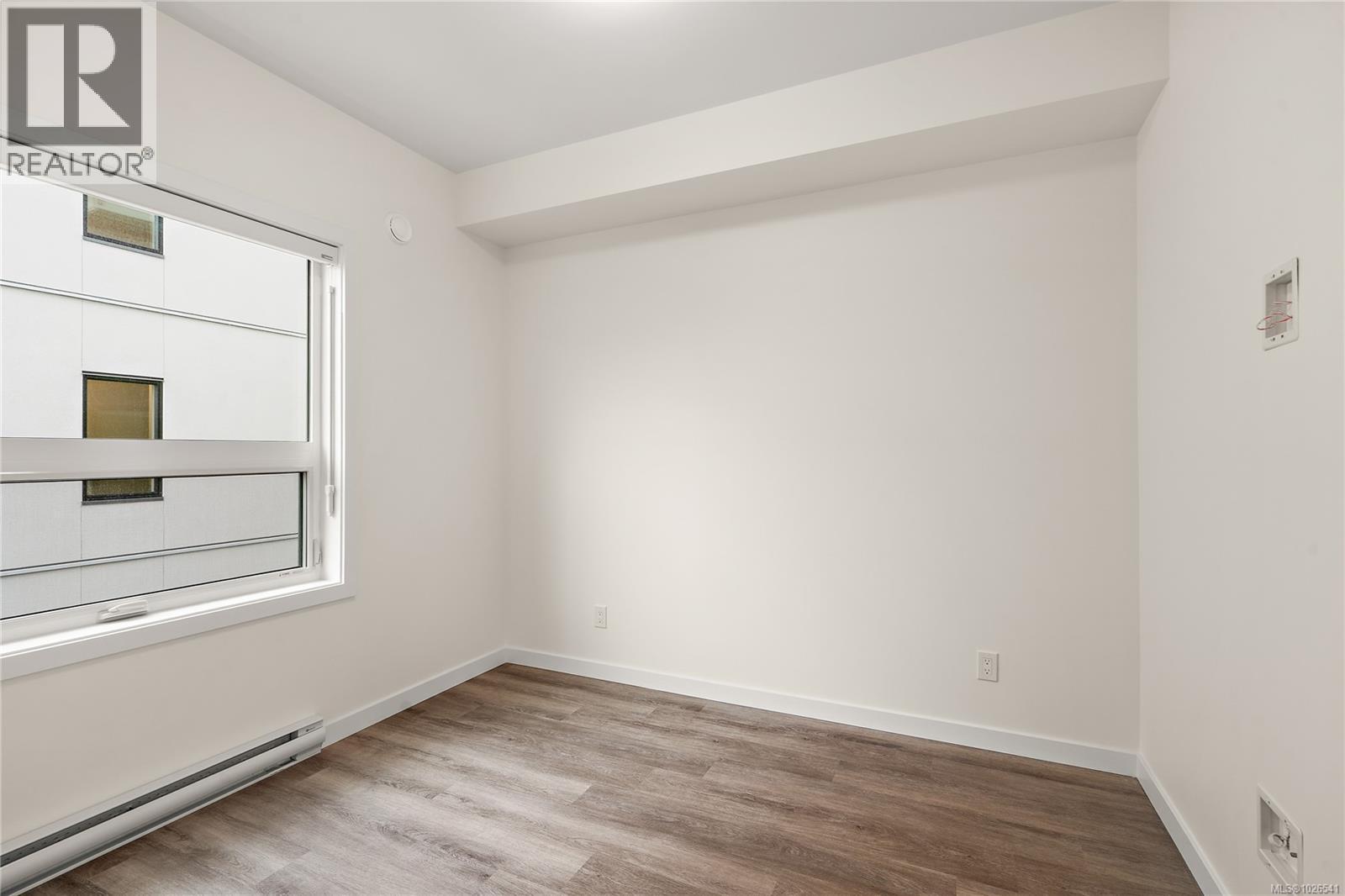 407 610 Lampson St, Esquimalt