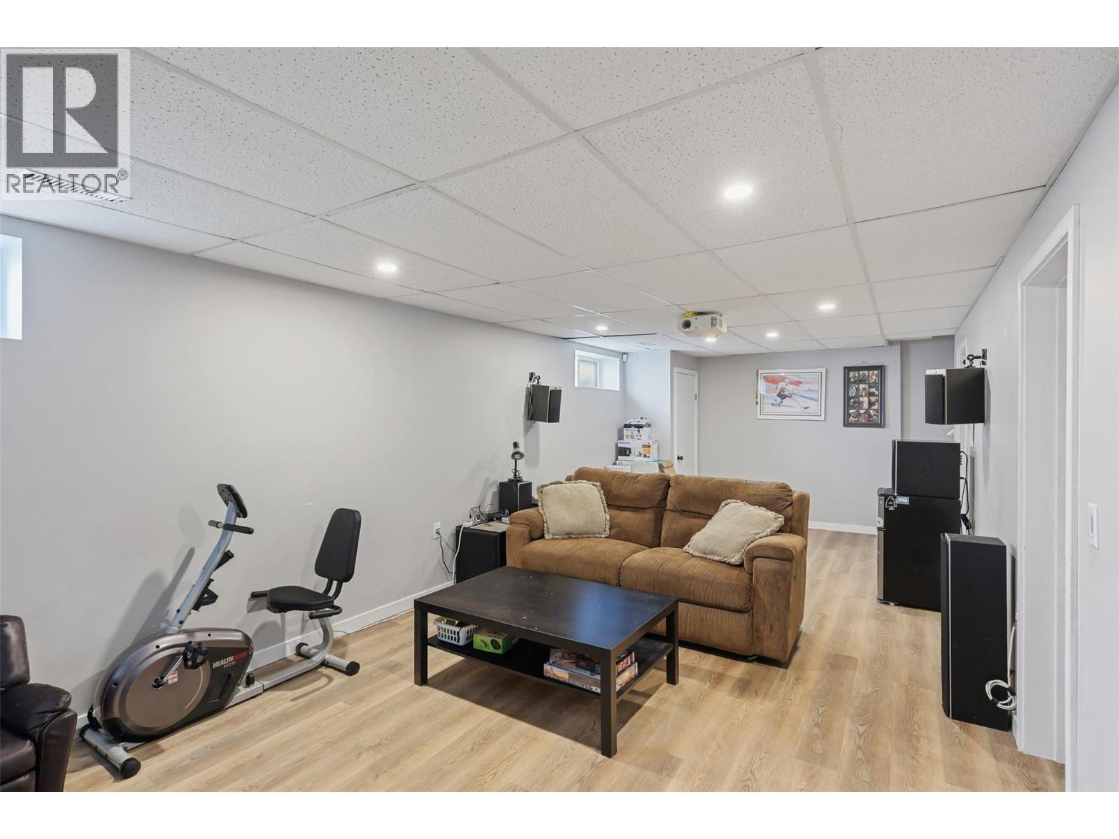 1721 BRUNNER Avenue - 21