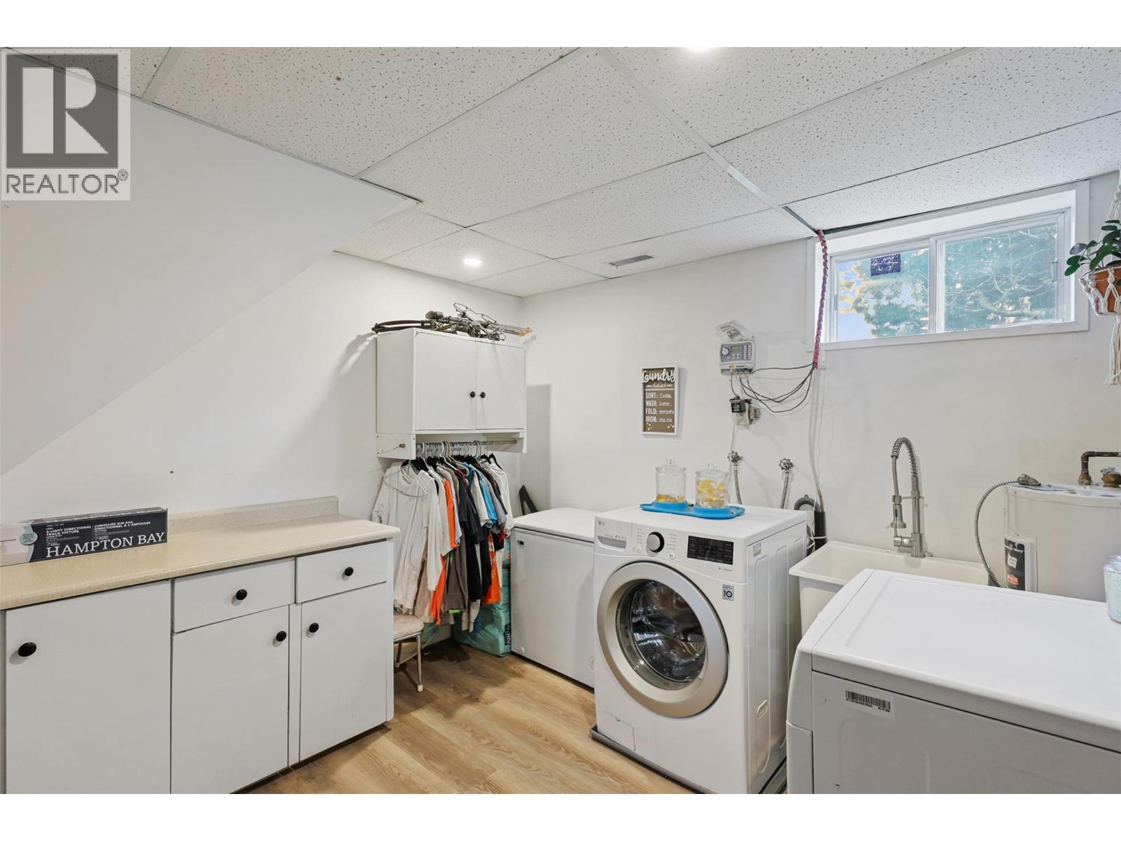 1721 BRUNNER Avenue - 26
