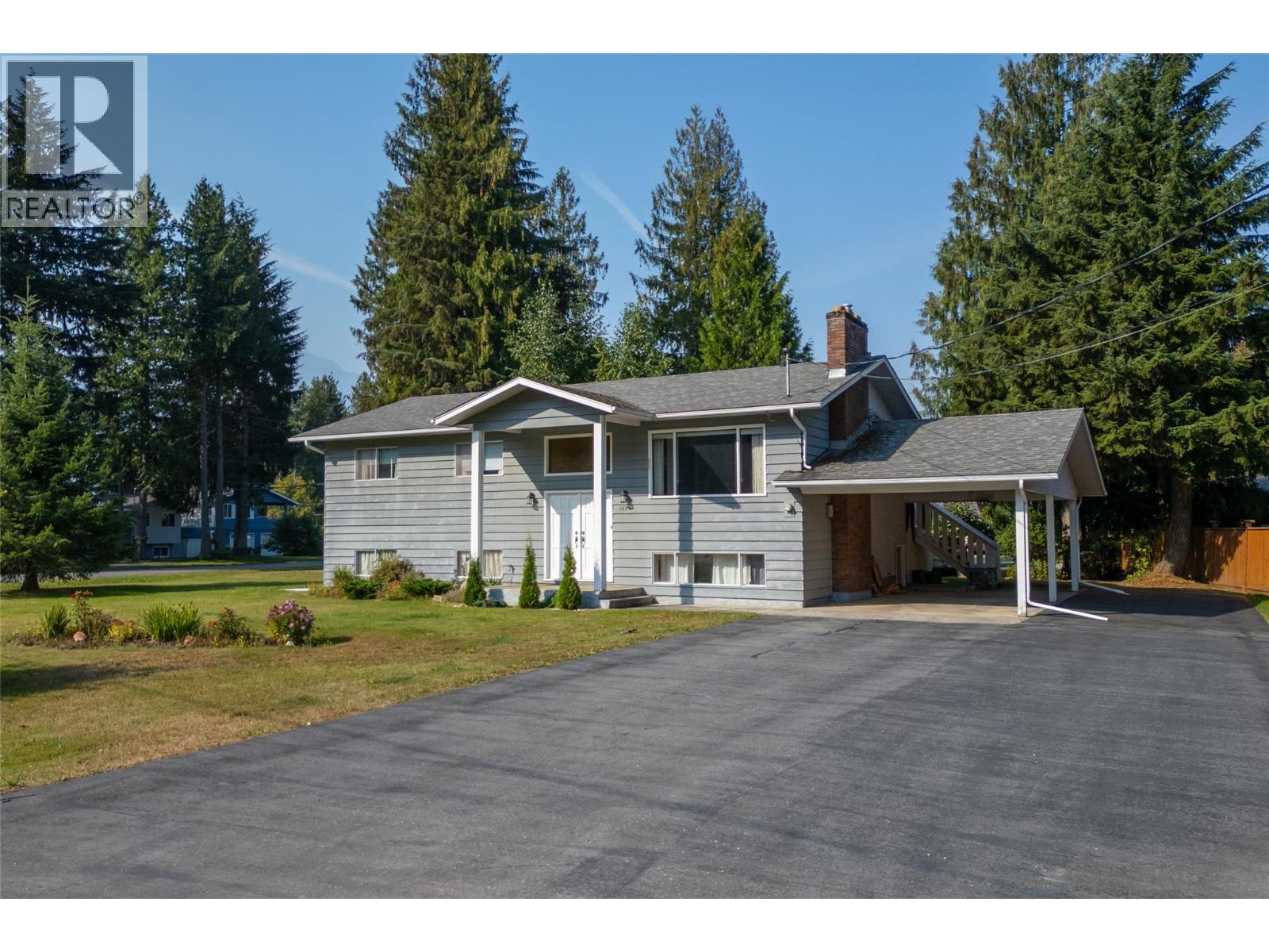 1695 Hay Road, Revelstoke