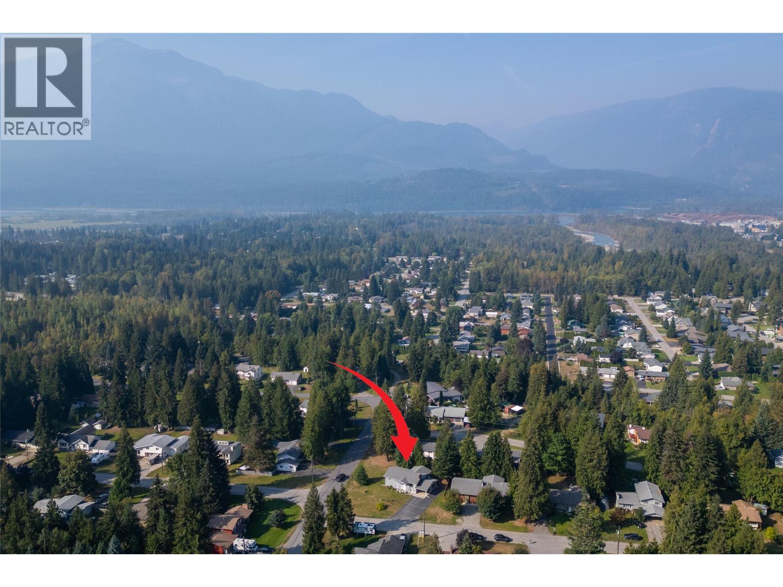 1695 Hay Road, Revelstoke