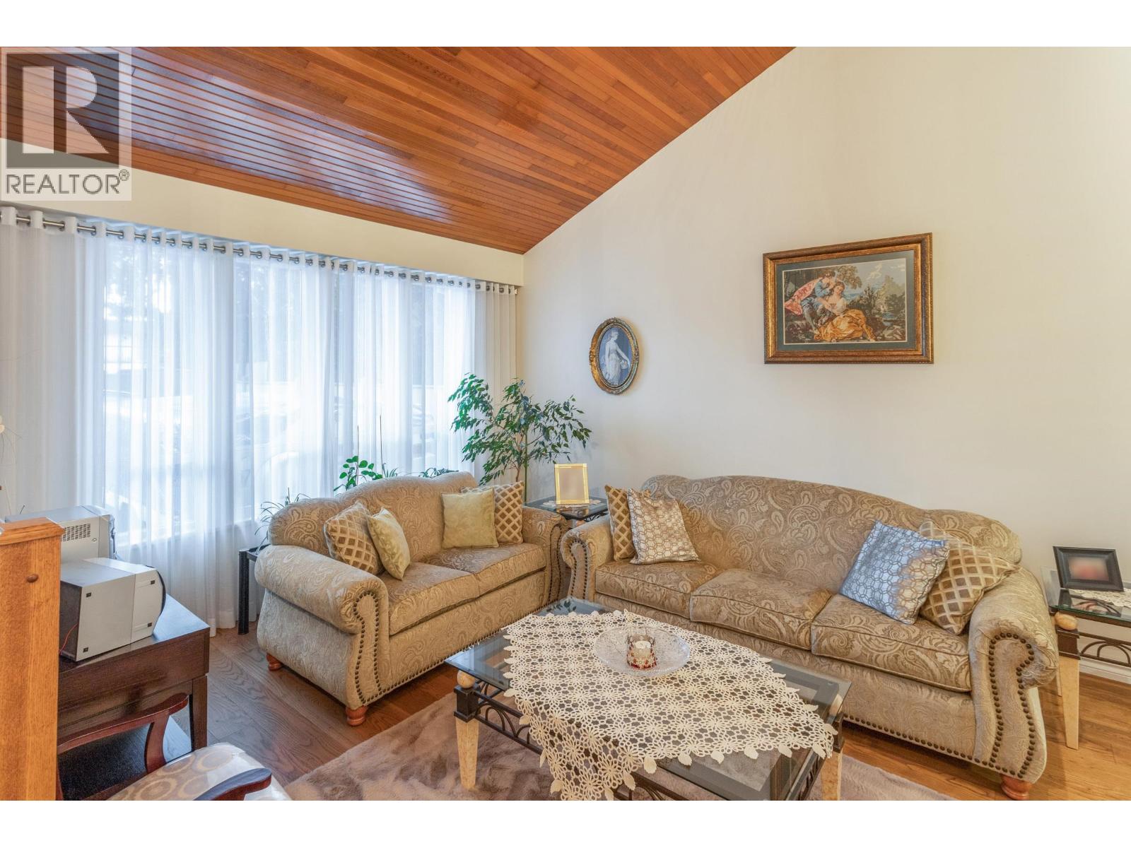 4729 CANADA WAY, Burnaby