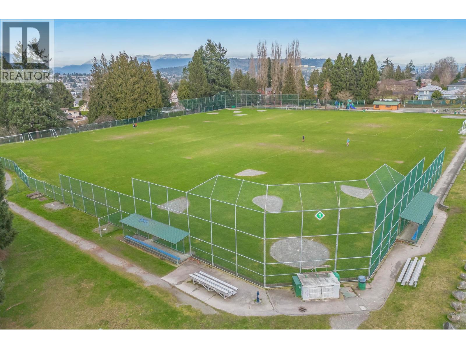 4729 CANADA WAY, Burnaby