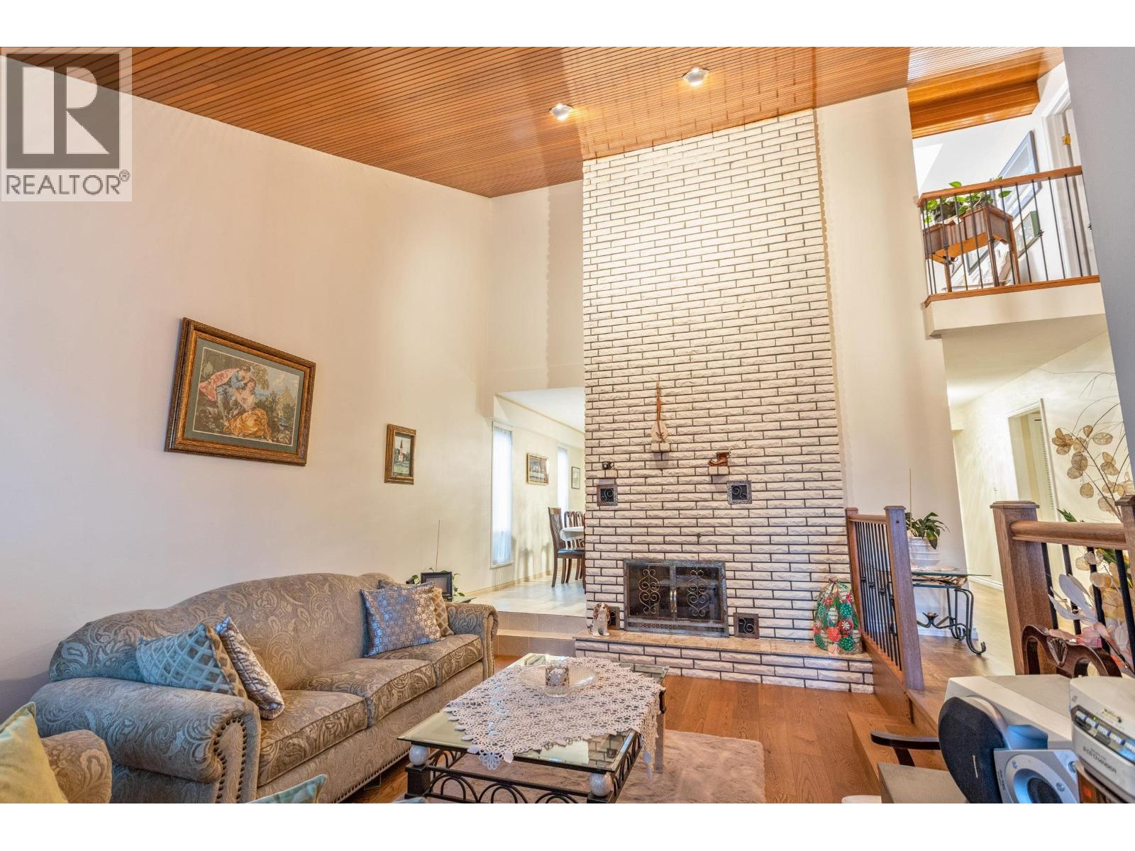 4729 CANADA WAY, Burnaby