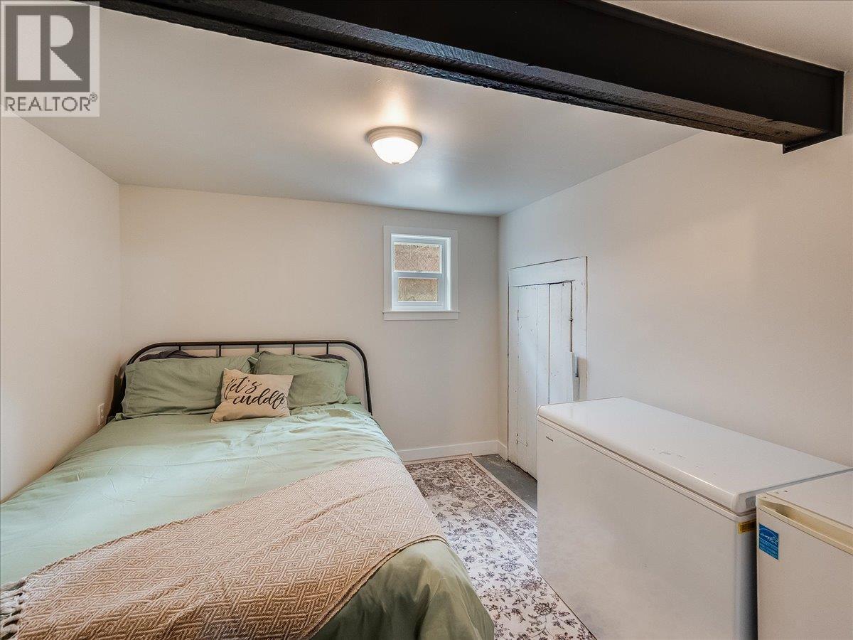 1856 FOURTH Avenue, Trail