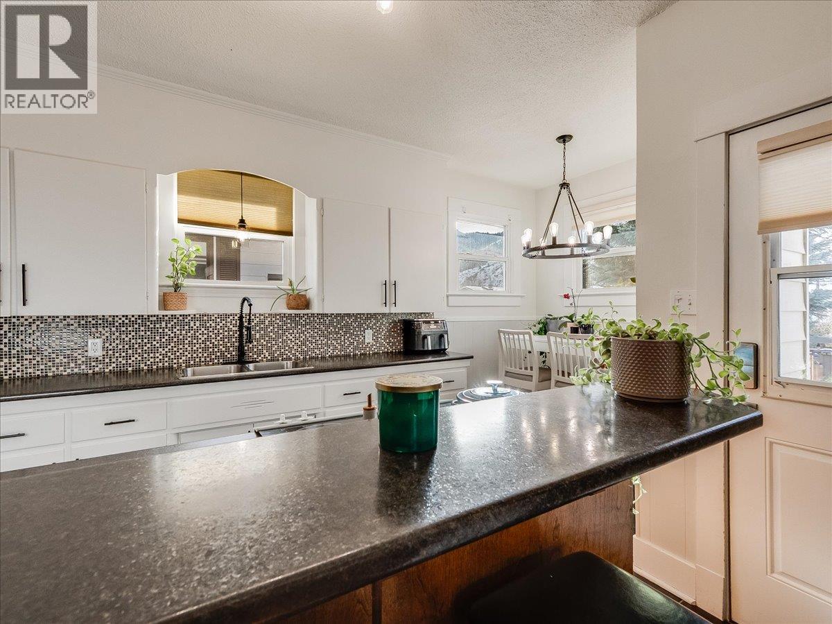 1856 FOURTH Avenue, Trail