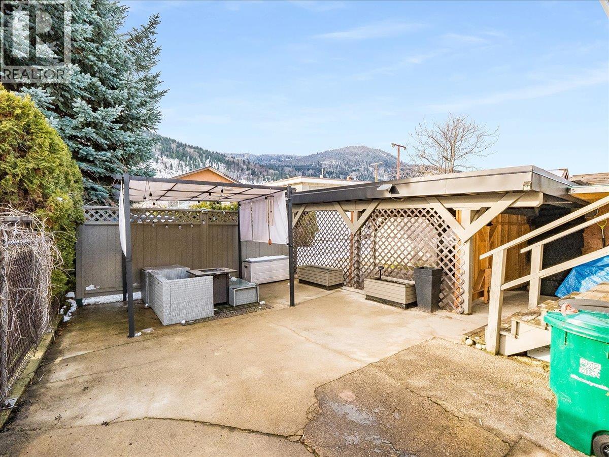 1856 FOURTH Avenue, Trail