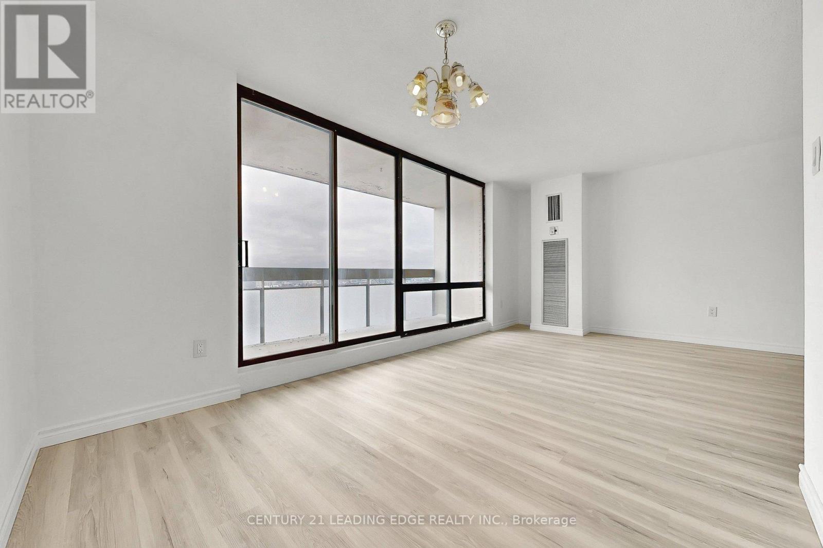 #1604 260 SENECA HILL DRIVE - 9