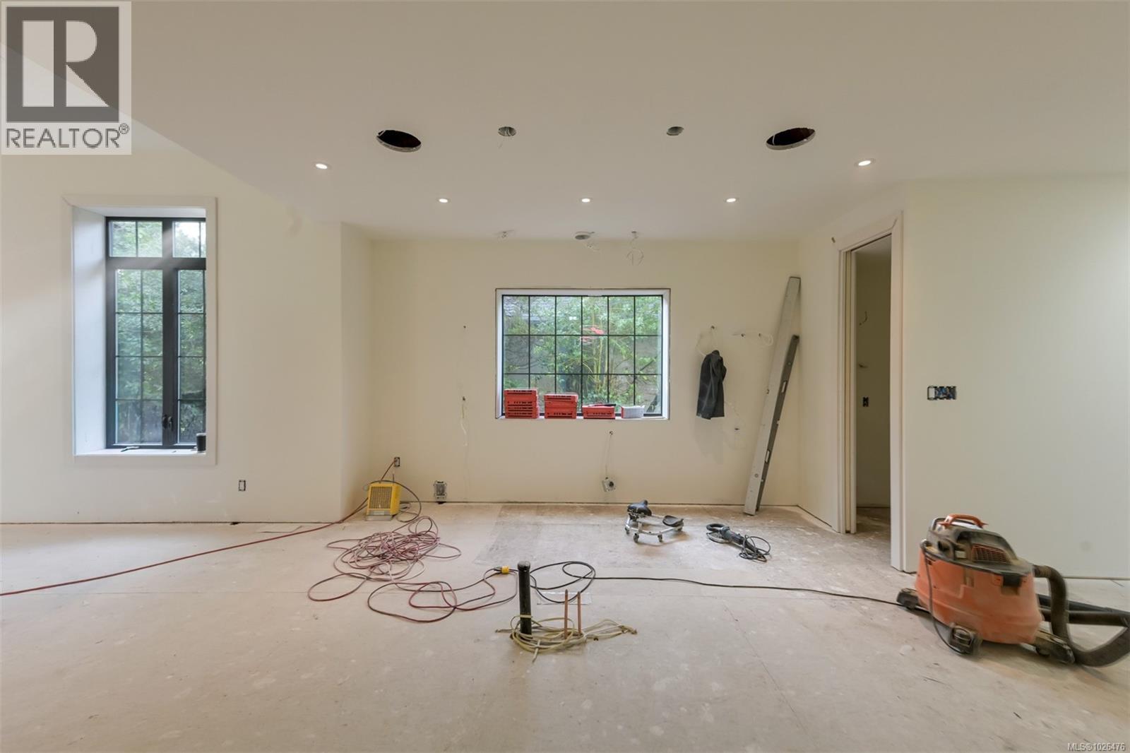  587 Oliver Street, Oak Bay