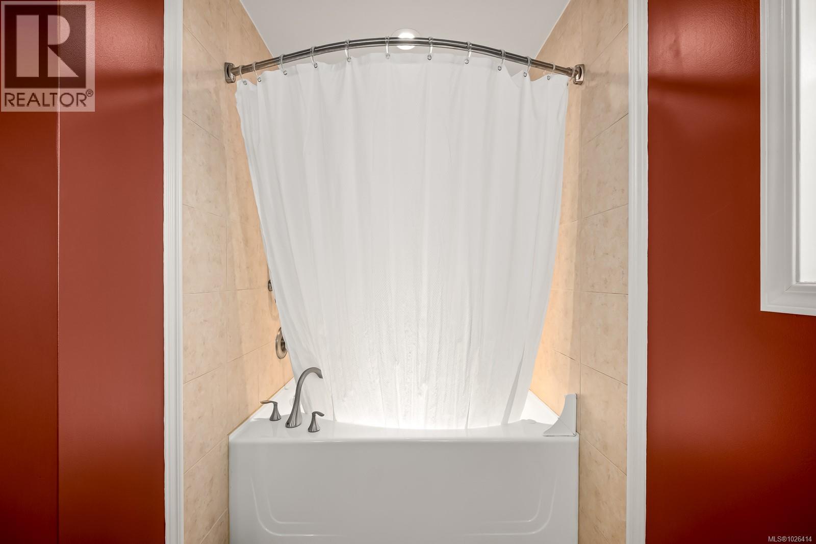 261 Alder St, Campbell River