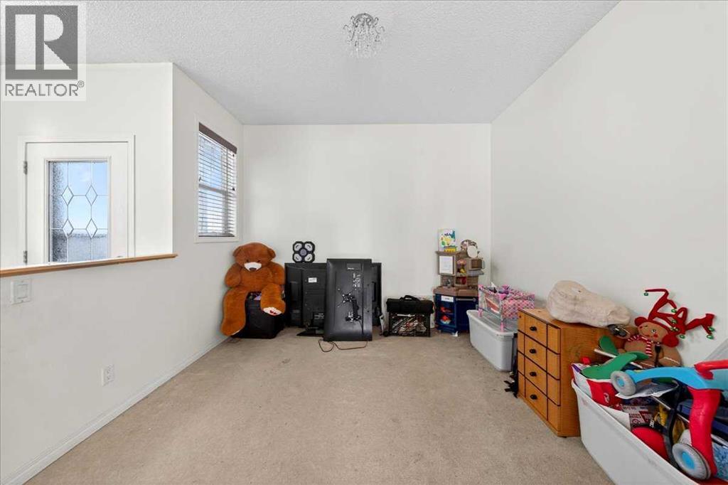 Single Family House for Sale in  Saddlecrest Crescent NE Saddle Ridge Calgary 