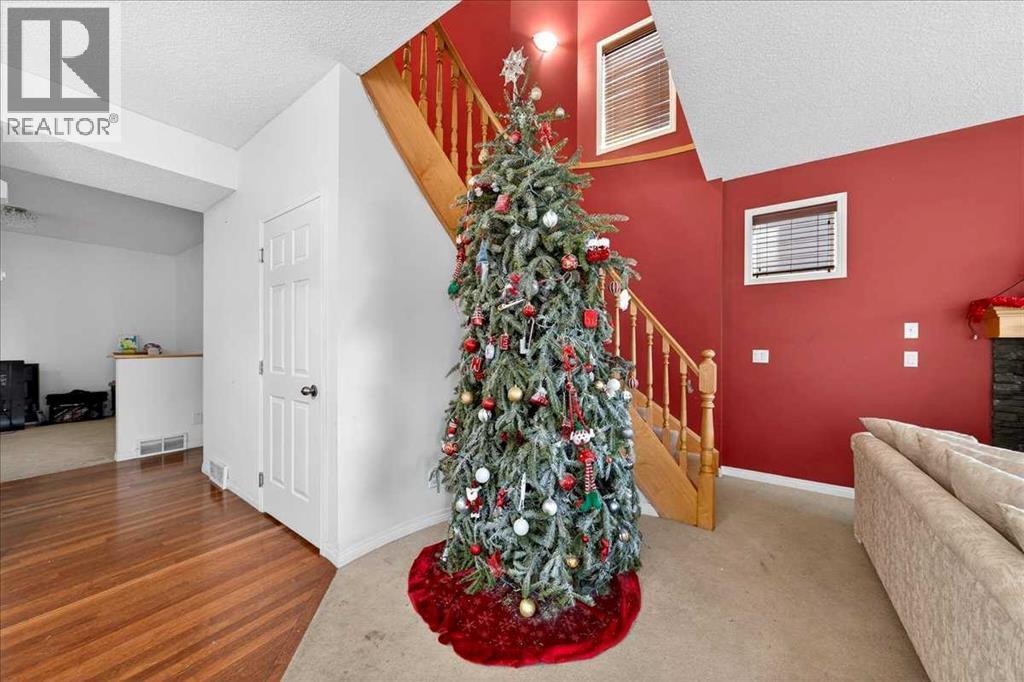 Single Family House for Sale in  Saddlecrest Crescent NE Saddle Ridge Calgary 