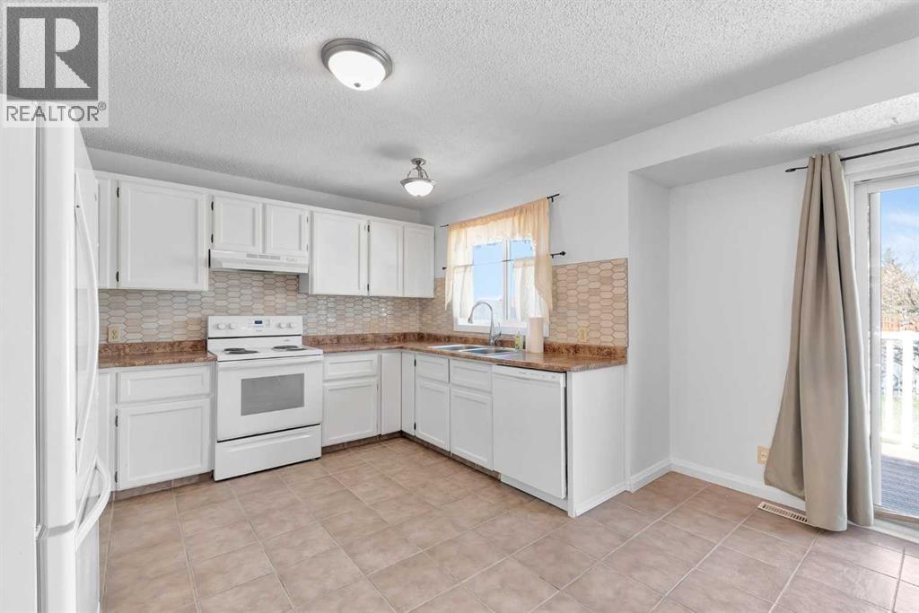 4056 44 Avenue NE Photo 10 - Calgary Real Estate