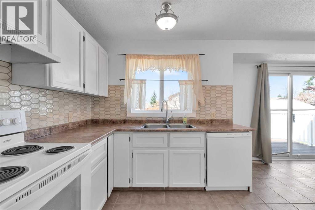 4056 44 Avenue NE Photo 13 - Calgary Real Estate