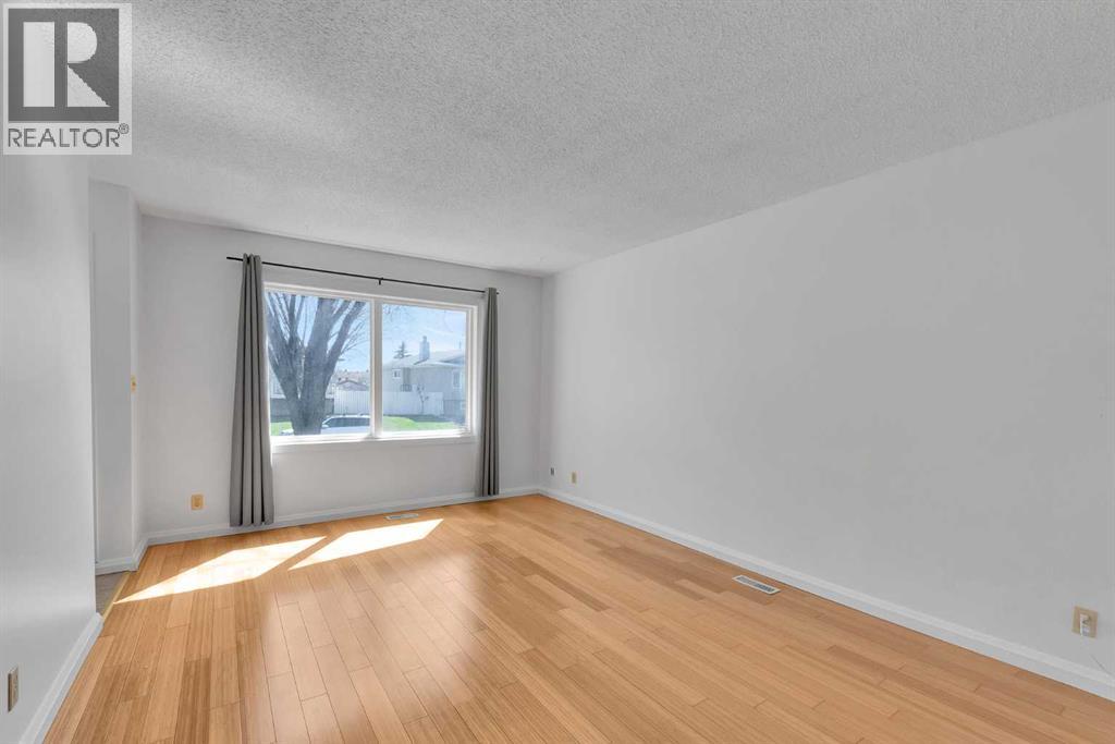 4056 44 Avenue NE Photo 6 - Calgary Real Estate